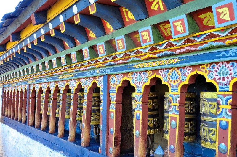 Bután: ruedas de oración en el templo Changangkha Lhakhang de Timbu
