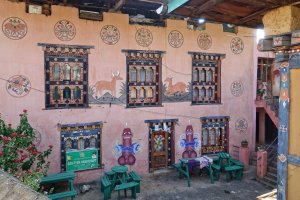 Bután: Chimi Lhakhang y la simbología fálica de sus fachadas