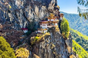 Bután: panorámica del monasterio Taktsang Goemba, el Nido del Tigre, Paro