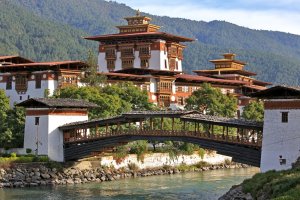 Bután: el majestuoso Punakha Dzong junto a los ríos Pho Chhu y Mo Chhu