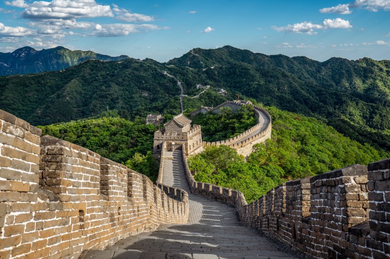 China: la Gran Muralla se pierde entre las montañas