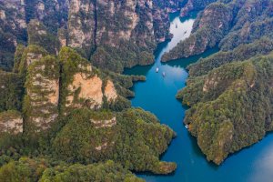 China: impresionante vista aérea del lago Baofeng