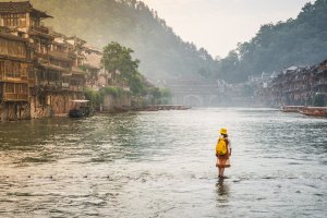 China: el puente de bloque de piedras de Fenghuang crea ilusiones opticas ...