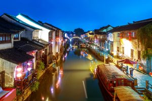 China: Suzhou casco antiguo de noche