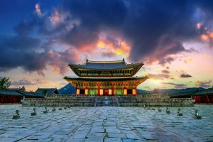 Corea del Sur: el palacio Gyeongbokgung al anochecer en Seúl