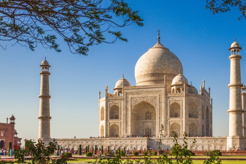 India: vista panorámica del Taj Mahal en Agra