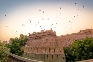 India: fuerte de Junagarh al atardecer en Bikaner