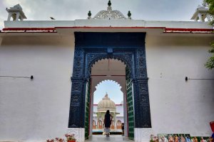 India: entrada al jardín Saheliyon Ki Bari en Udaipur, Rajastán