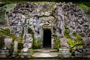 Indonesia: la misteriosa entrada de la Cueva del Elefante de Bali