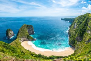 Indonesia: vista panorámica de Kelingking Beach en Nusa Penida