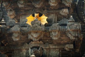 Indonesia: la intrincada fachada del templo Goa Lawah, la Cueva de los Murciélagos de Bali