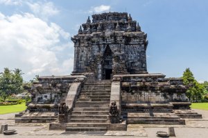 Indonesia: templo budista de Mendut cerca de Borobudur, en Magelang