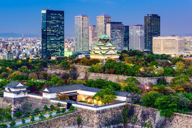 Japón: el castillo de Osaka entre jardines y murallas históricas