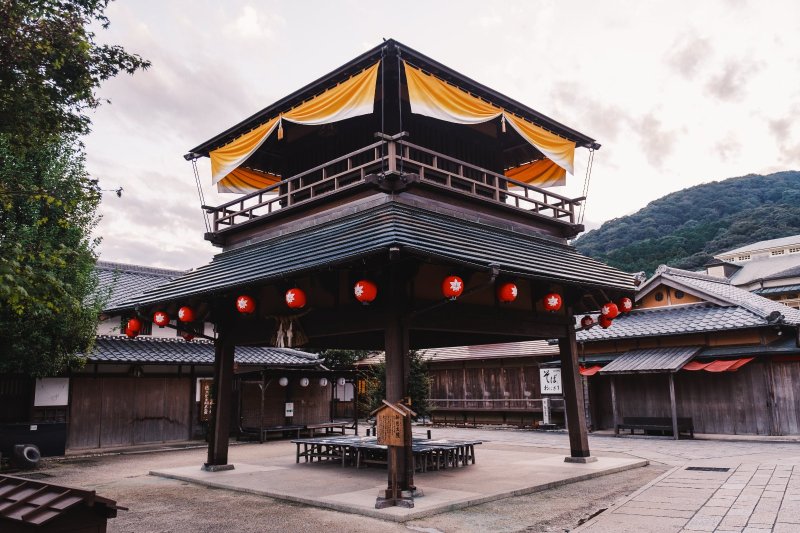 Japón: la torre de tambores en Okage Yokocho, junto al santuario Ise Jingu