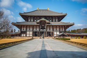 Japón: la imponente fachada del templo Todai-ji en Nara