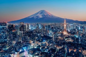Japón: Tokio al atardecer con el monte Fuji al fondo
