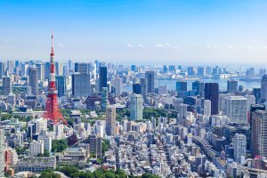 Japón: la Tokyo Tower dominando la bahía de Tokio