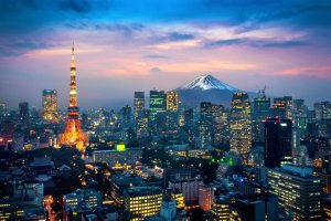 Japón: vista aérea del skyline de Tokio con el monte Fuji al fondo