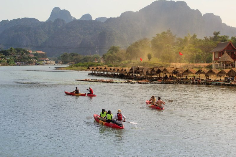 Laos: kayak en el río Nam Song en Vang Vieng
