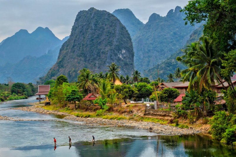 Laos: paisaje del río Nam Song en Vang Vieng