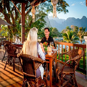 Vang Vieng_Hotel Riverside