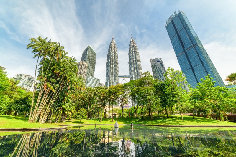 Malasia: reflejos urbanos en el parque KLCC
