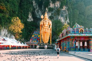 Malasia: impresionante entrada de Batu Caves en Kuala Lumpur