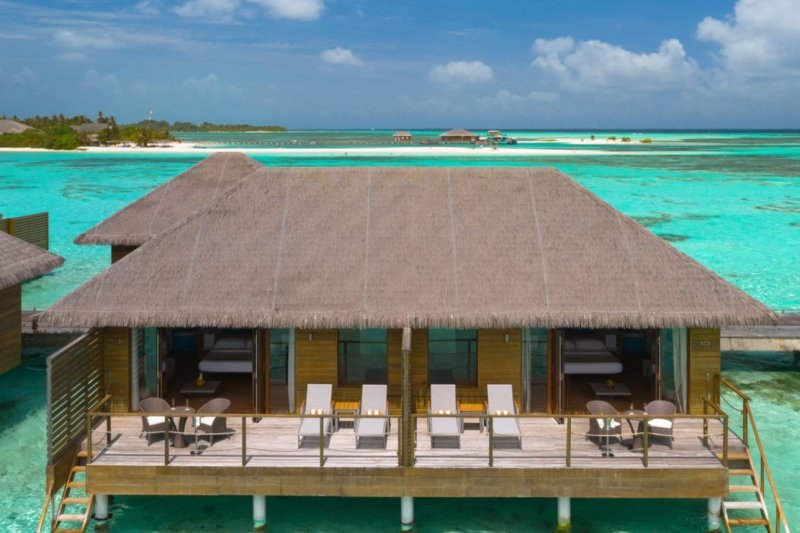 Maldivas: terraza de las villas sobre el agua de Cocoon Maldives