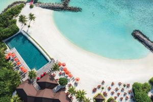 Maldivas: piscina y playa de Varu by Atmosphere