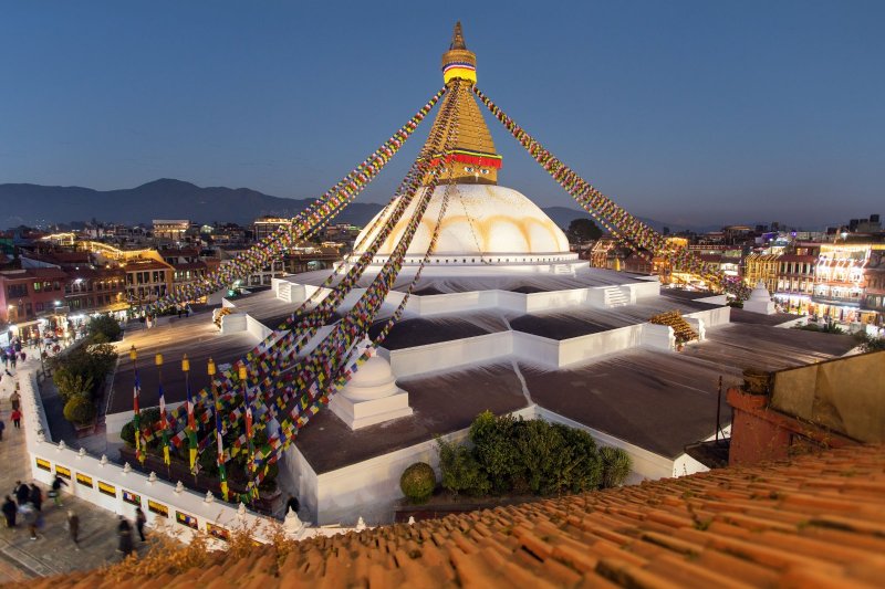 Nepal: estupa de Boudhanath al anochecer en Katmandú