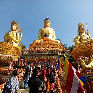 Viaje a Nepal y Bután: estatuas Buda