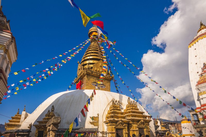 Nepal: el templo de Swayambhunath, conocido como el Templo de los Monos, en Katmandú