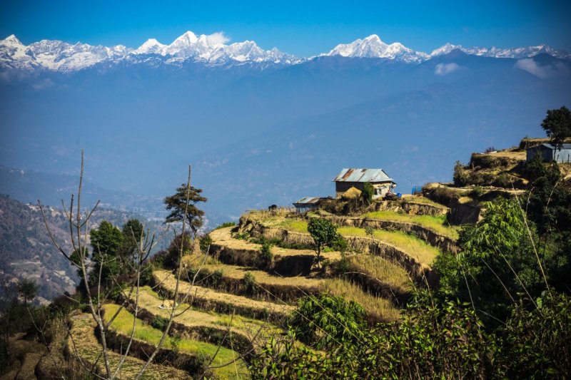 Nepal: paisaje de alta montaña en el Himalaya nepalí