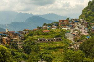 Nepal: panorama de Bandipur con vistas a las montañas del Himalaya