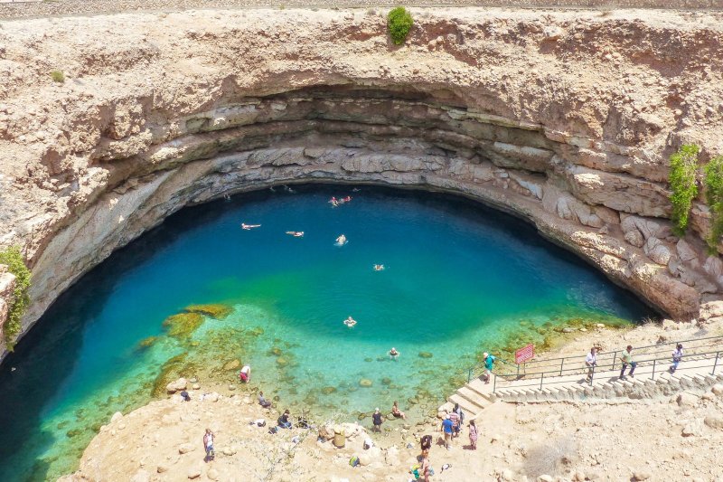 Omán: Bimmah Sinkhole, la espectacular dolina de aguas turquesas