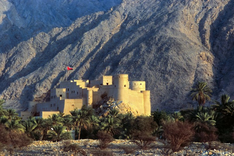 Omán: fortaleza de Nakhal en las montañas de Al Batinah