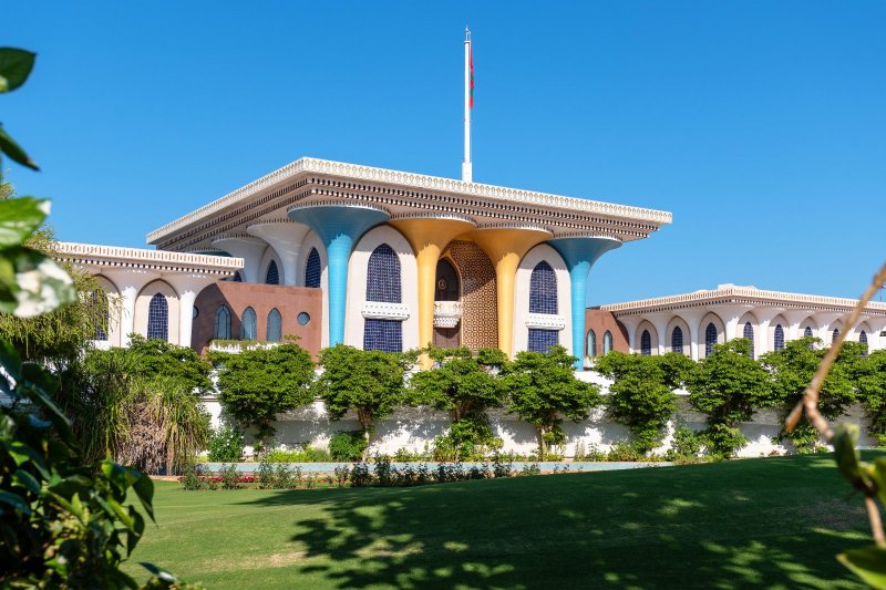 Omán: arquitectura tradicional del palacio Qasr Al Alam en Mascate