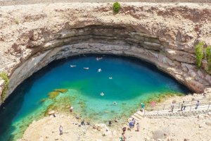 Omán: Bimmah Sinkhole, la espectacular dolina de aguas turquesas