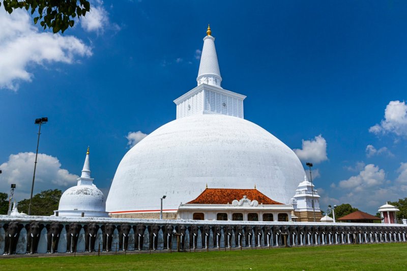Sri Lanka: dagoba Mirisawetiya en Anuradhapura