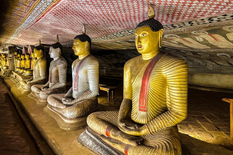 Sri Lanka: estatua de Buda en la segunda cueva del templo de Dambulla