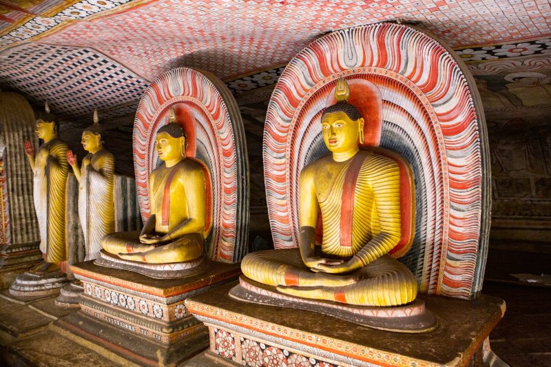 Sri Lanka: templo de las cuevas de Dambulla, el mayor complejo budista rupestre