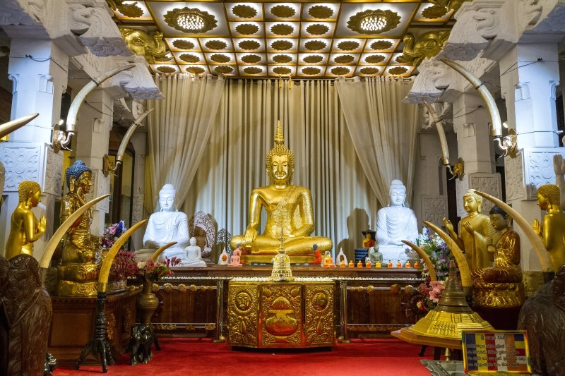 Sri Lanka: Sri Dalada Maligawa, el Templo del Diente de Buda en Kandy