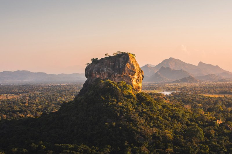 Sri Lanka: la Roca del León de Sigiriya al atardecer