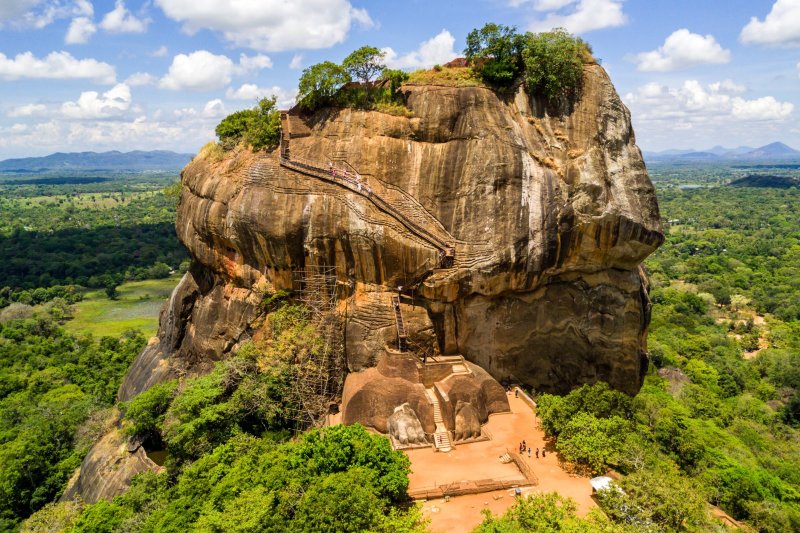 Sri Lanka: la Roca del León de Sigiriya vista desde el aire