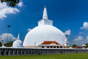 Sri Lanka: dagoba Mirisawetiya en Anuradhapura