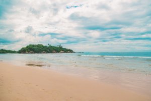 Sri Lanka: playa de Beruwala junto al océano Índico