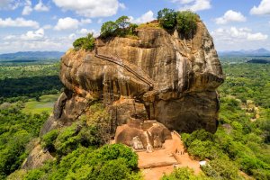 Sri Lanka: la Roca del León de Sigiriya vista desde el aire