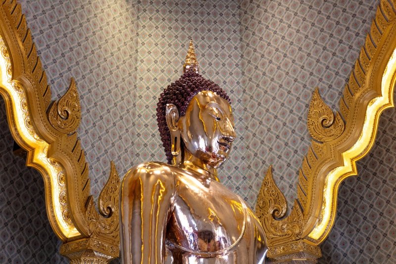 Tailandia: el majestuoso Buda de Oro del templo Wat Traimit en Bangkok