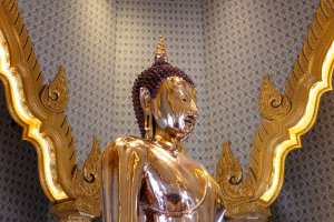 Tailandia: el majestuoso Buda de Oro del templo Wat Traimit en Bangkok