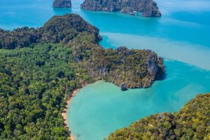 Tailandia: vista aérea de una playa paradisíaca en Koh Yao Noi